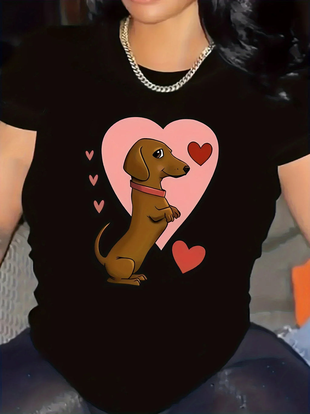 Cute Sausage Dog with Heart Pattern Printed T-shirt Round Neck Summer Short Sleeve