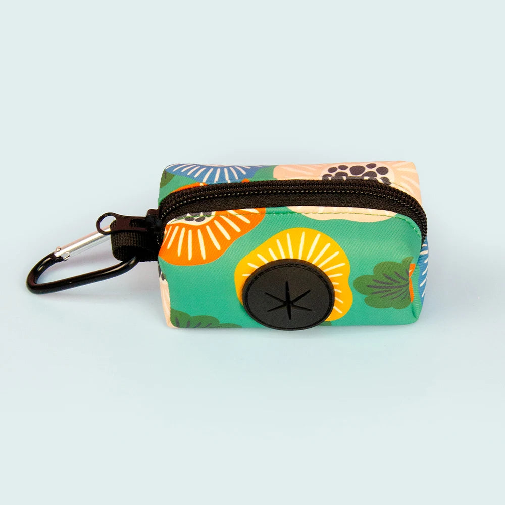 1pcs Colorful Design Dog Poo Bag Holder Dispenser Leash Attachment (Without Poo Bags & Leash)